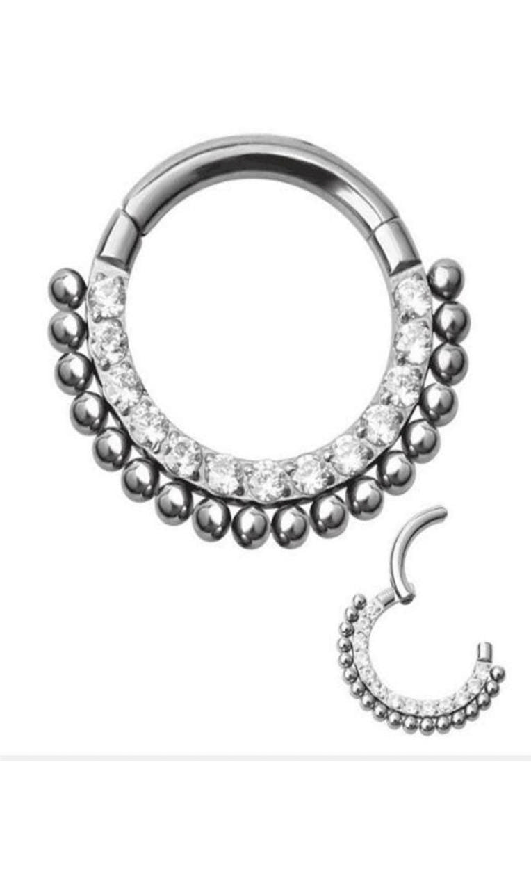 Manek° Anillo de clic y engaste de titanio de grado implante, circonita cúbica pavimentada y pequeñas bolas de titanio para piercing daith 16G.
