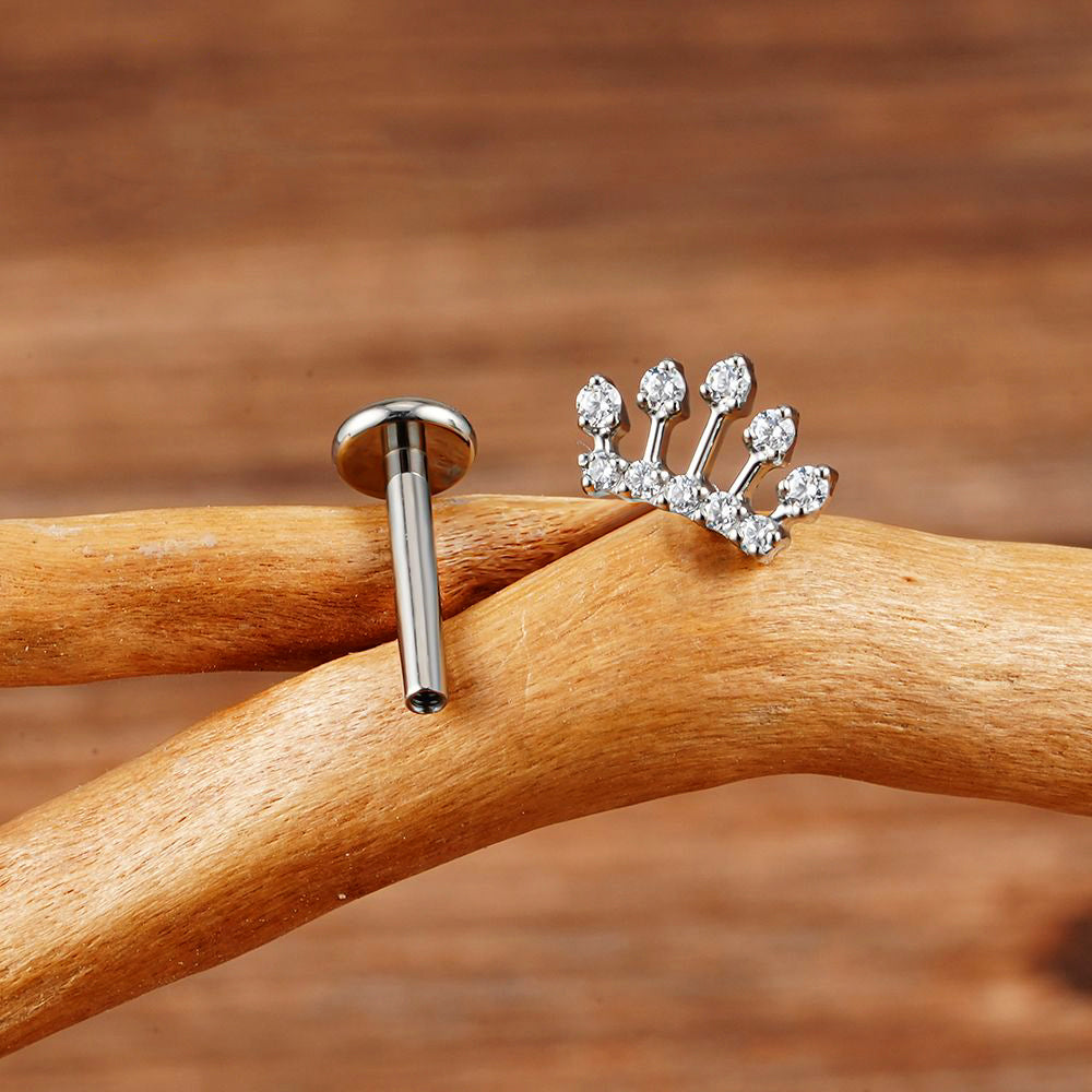 Manek° Piercing para cartílago con rosca interna, corona, tiara, helix, tragus y concha, talla grande derecha, ASTM F136, titanio, circonita cúbica.