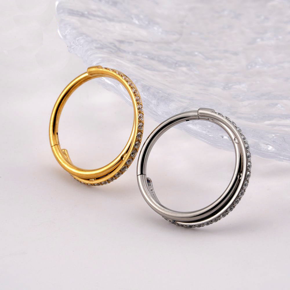 Manek° ASTM F136  con circonita  y  pulido espejo, con bisagra y cierre abatible, para cartílago, hélix, rook, septum, daith, tragus 16G