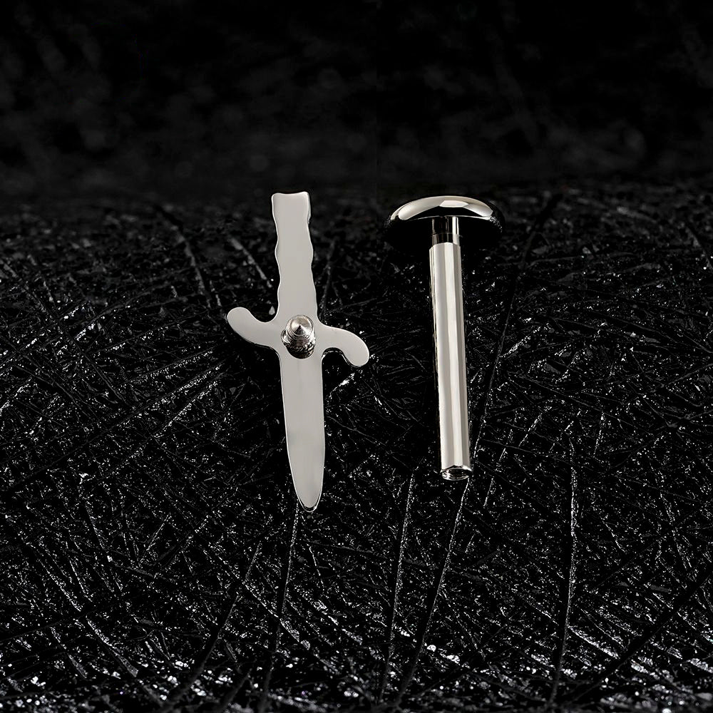 Manek° forma de espada, rosca interna de titanio ASTM F136, para piercing de hélice, tragus, cartílago y labio 16G.