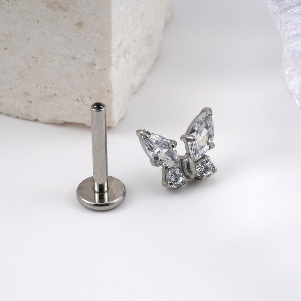 Manek° Piercing de oreja, tragus, hélix y labret, Grand CZ Butterfly ASTM F136 de titanio con rosca interna y circonita cúbica, para oreja derecha 16G.