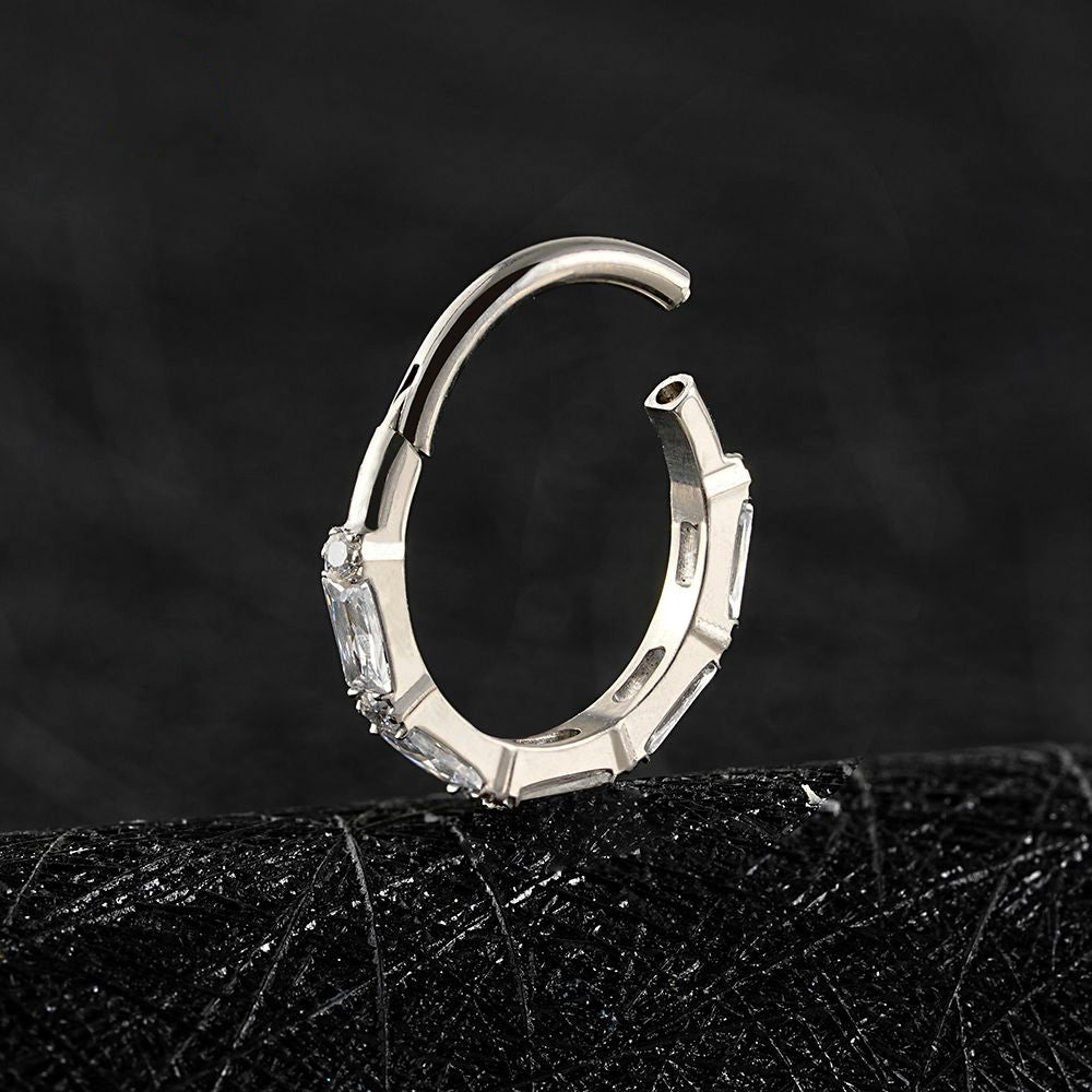 Manek° Anillo de septum nasal ASTM F136 de titanio con circonita cúbica baguette,  diseño geométrico simple 16G