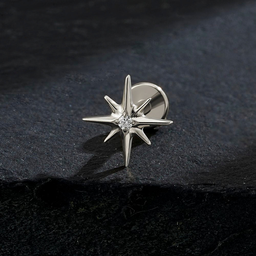 Manek° Piercing Estrella vega ASTM F136 de titanio rosca interna y circonitas cúbicas brillantes, ideal para labret, cartílago, tragus, hélix, conch o lóbulo 16G.