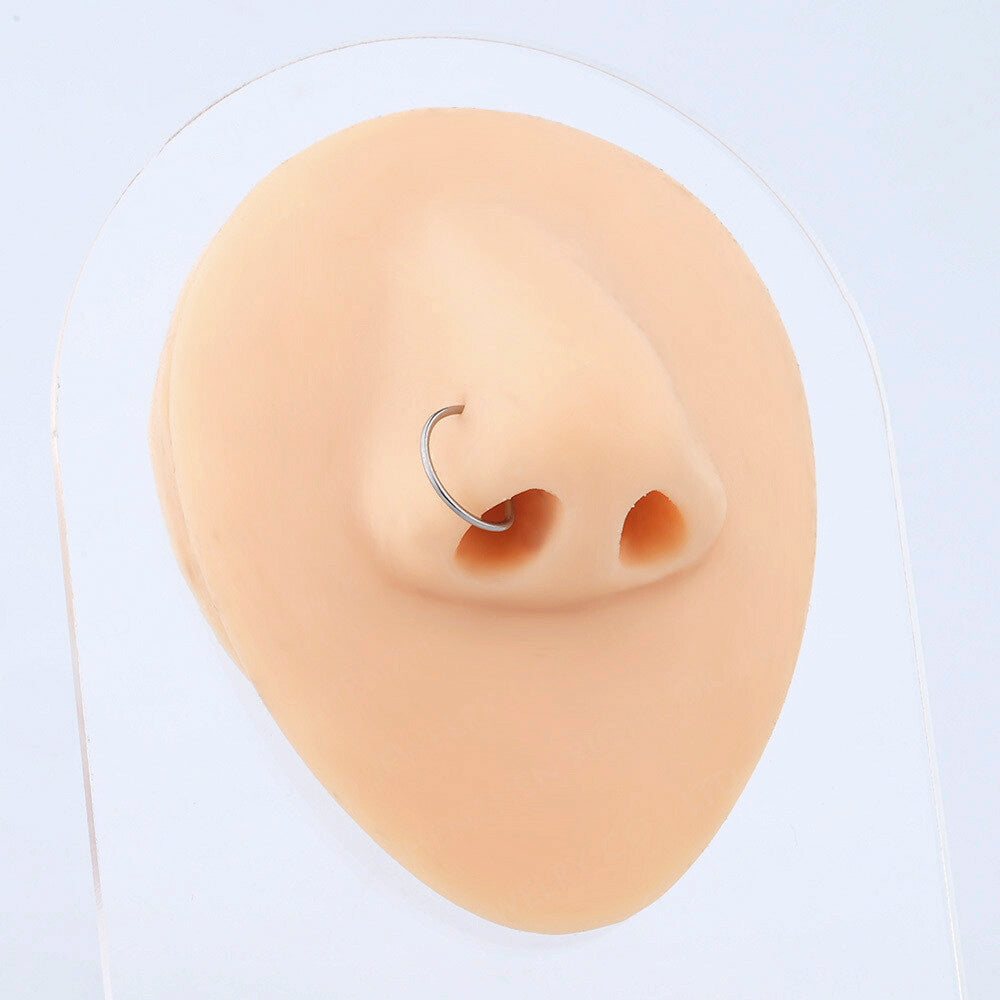 Manek° Anillo nasal Implant Grade ASTM F136 de titanio pulido espejo con forma de D 20G