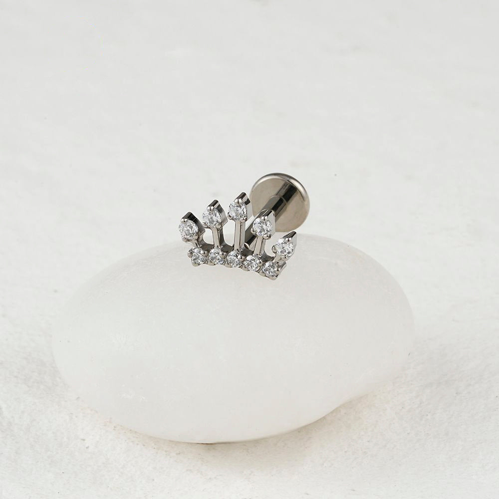 Manek° Piercing para cartílago con rosca interna, corona, tiara, helix, tragus y concha, talla grande derecha, ASTM F136, titanio, circonita cúbica.